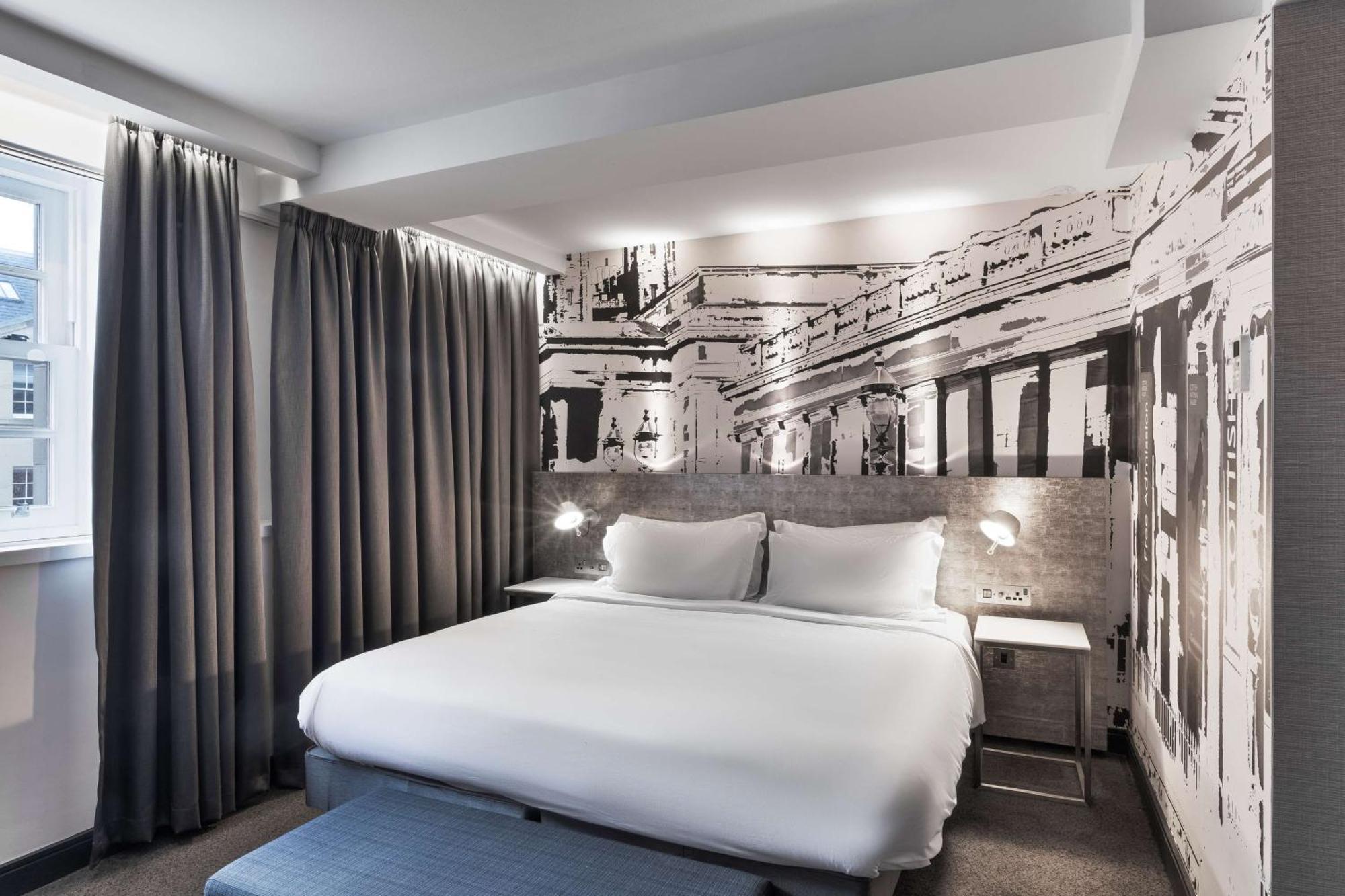Royal Mile Suite